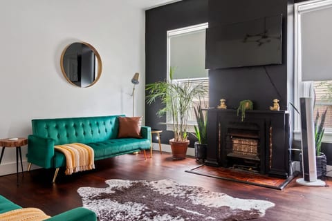 🌿 Jungle Thyme by Jungle House | Downtown Chillicothe | Walk to Historic District | 5,800+ Reviews | Private Parking