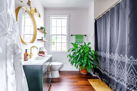 🌿 Jungle Nook by Jungle House | Downtown Chillicothe | Private Parking | 5,800+ Reviews | Walk to Historic District