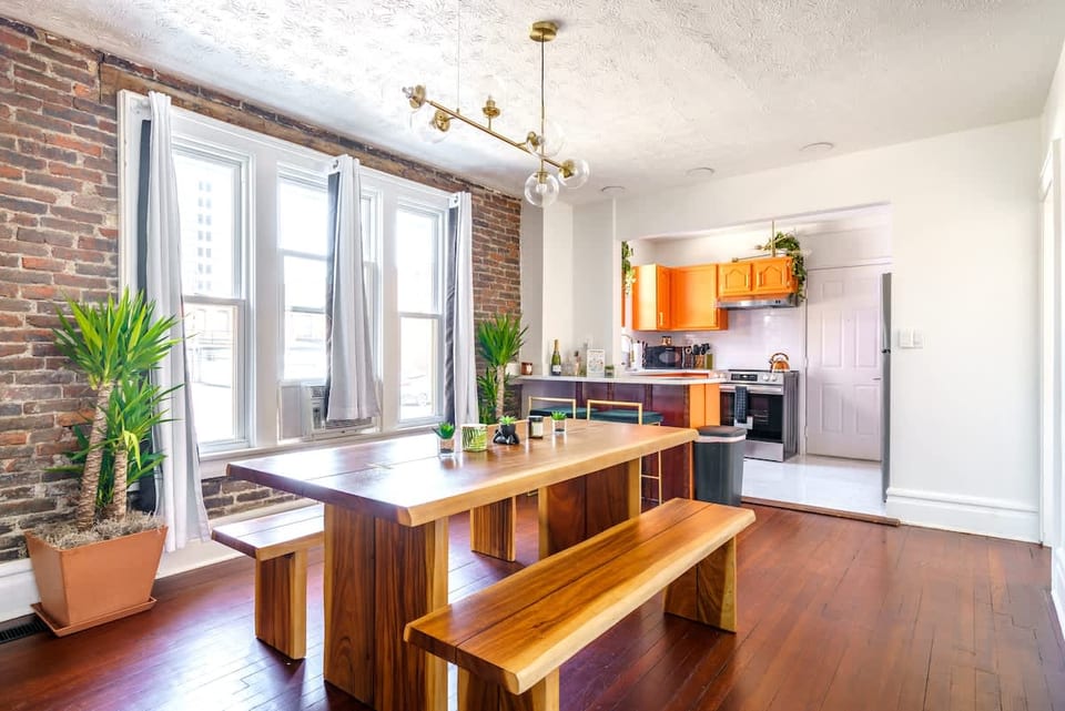 Top Rated - PRIME Location - Parking Free - CLEAN - Columbus