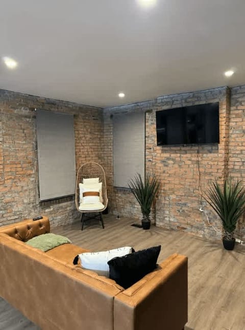 Convention - King Bed - Free Parking - Short North