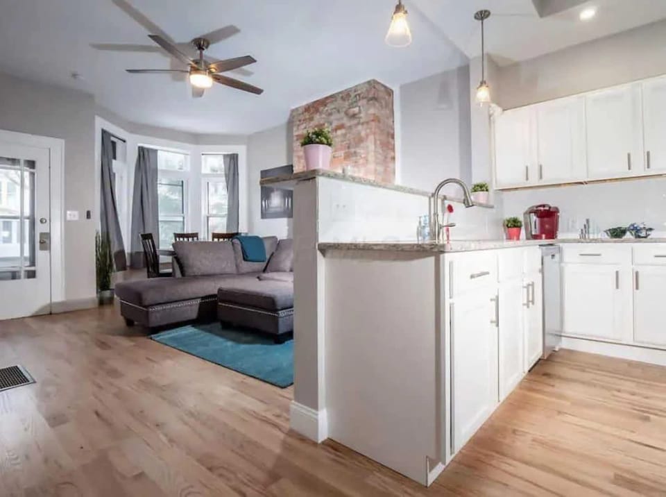Jungle Aura by Jungle House | Downtown & Short North | Near Convention Center, Nationwide Arena & Ohio State | Free Parking | 5,800+ Reviews - Columbus