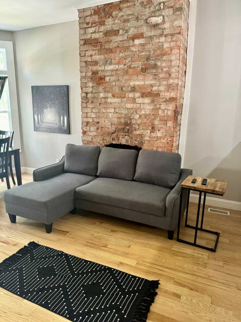 Jungle Aura by Jungle House | Downtown & Short North | Near Convention Center, Nationwide Arena & Ohio State | Free Parking | 5,800+ Reviews