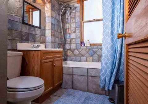 Jungle Cabin by Jungle House | Close to OSU, Convention Center & Nationwide Arena | 5,800+ Reviews | Downtown & Short North | Free Parking