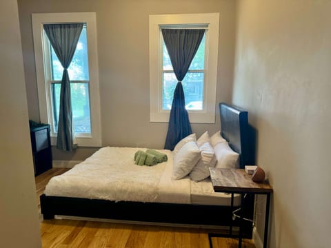🌿 The Palmhouse by Jungle House | 5,800+ Reviews | Downtown & Short North | Close to OSU, Convention Center & Nationwide Arena | Free Parking