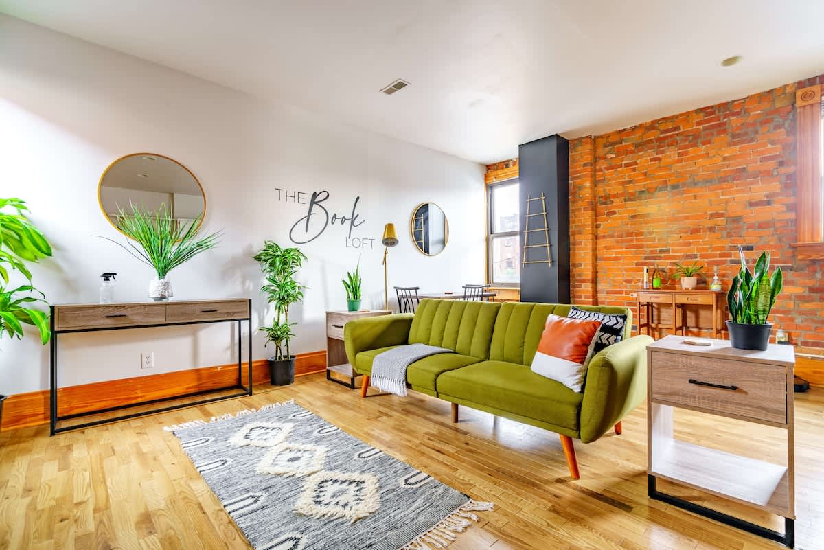 PRIME Location - CLEAN - Parking Free - Top Rated