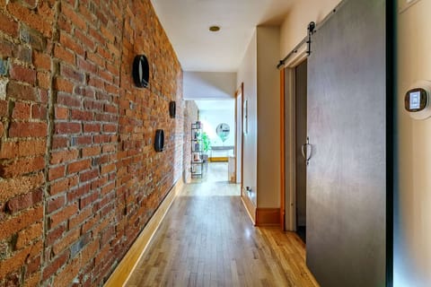 PRIME Location - CLEAN - Parking Free - Top Rated