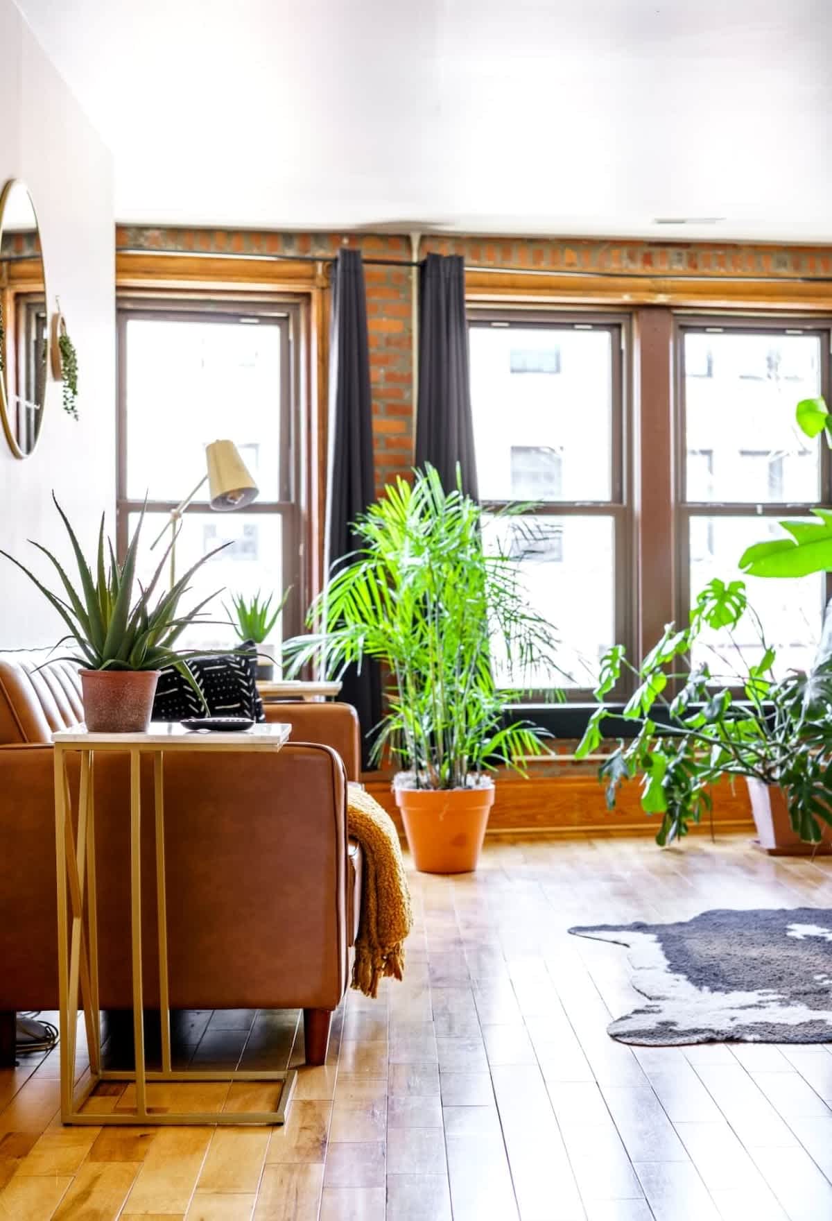 PRIME Location - Top Rated - Free Parking - CLEAN