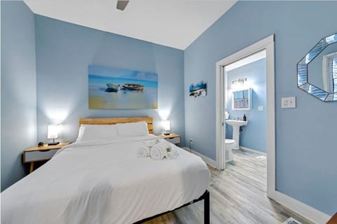 Jungle Bliss by Jungle House | Near Nationwide Arena, OSU & Convention Center | Downtown & Short North | Free Parking | 5,800+ Reviews