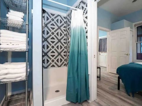 Jungle Bliss by Jungle House | Near Nationwide Arena, OSU & Convention Center | Downtown & Short North | Free Parking | 5,800+ Reviews