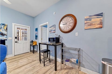 Jungle Bliss by Jungle House | Near Nationwide Arena, OSU & Convention Center | Downtown & Short North | Free Parking | 5,800+ Reviews