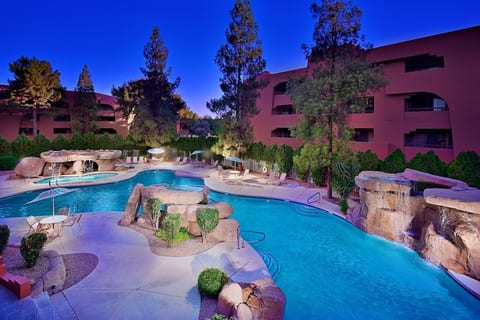 Resort Like Condo in the Paradise Valley Area image 1