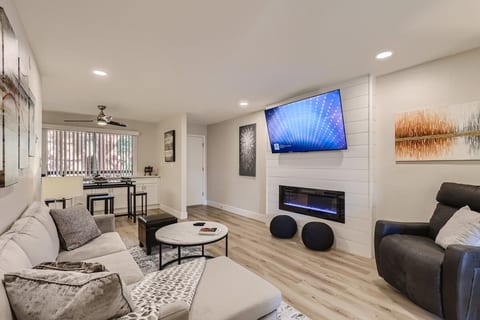 Resort Like Condo in the Paradise Valley Area image 3