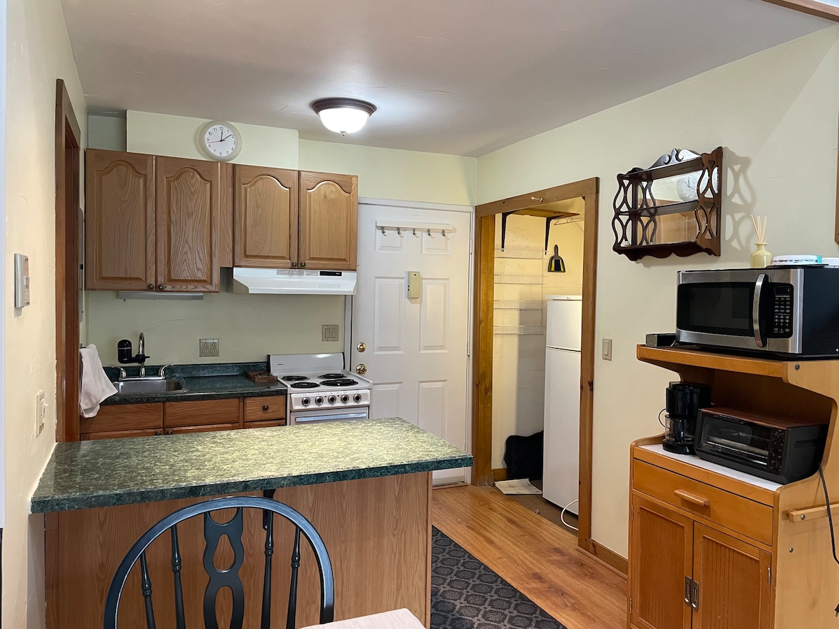 cozy-downtown-hunter-mountain-getaway/