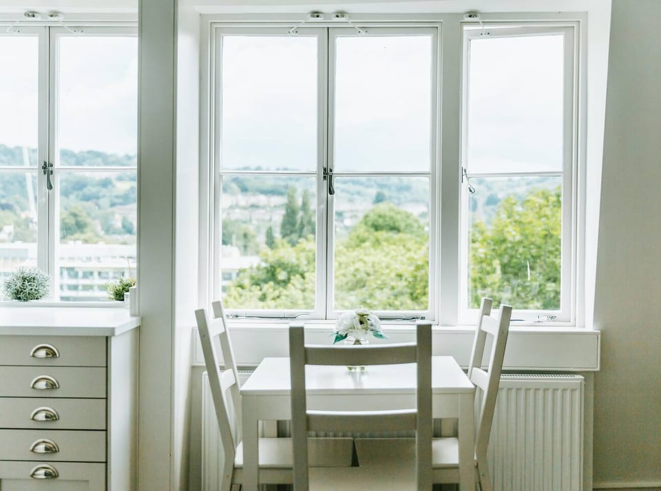 Spectacular views, 1 Bed Central Apartment    - Bath and North East Somerset