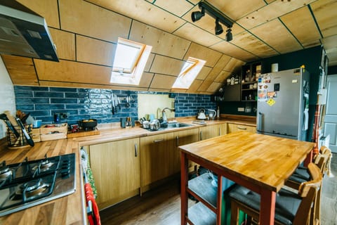 Trendy Loft with Free Parking, Easy in to Bristol