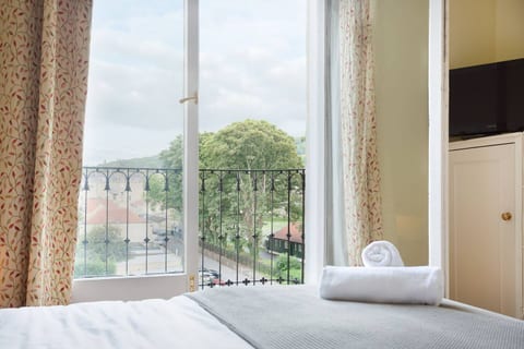 Bright & Central & Elegant 1 Bed Home in Bath