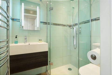 Bright & Central & Elegant 1 Bed Home in Bath