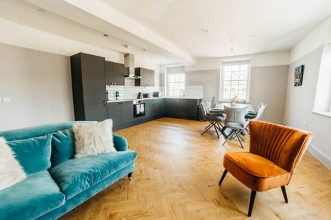 Premium High-Spec 2 Bed Gem in Bath Centre