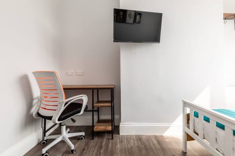Dove Court Travel Lodge - Ground Floor Ensuite 1