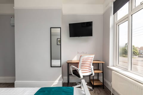 Dove Court Travel Lodge - First Floor Ensuite 3