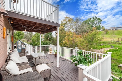 Creek Haven —3BR close to HW & Amenities image 3