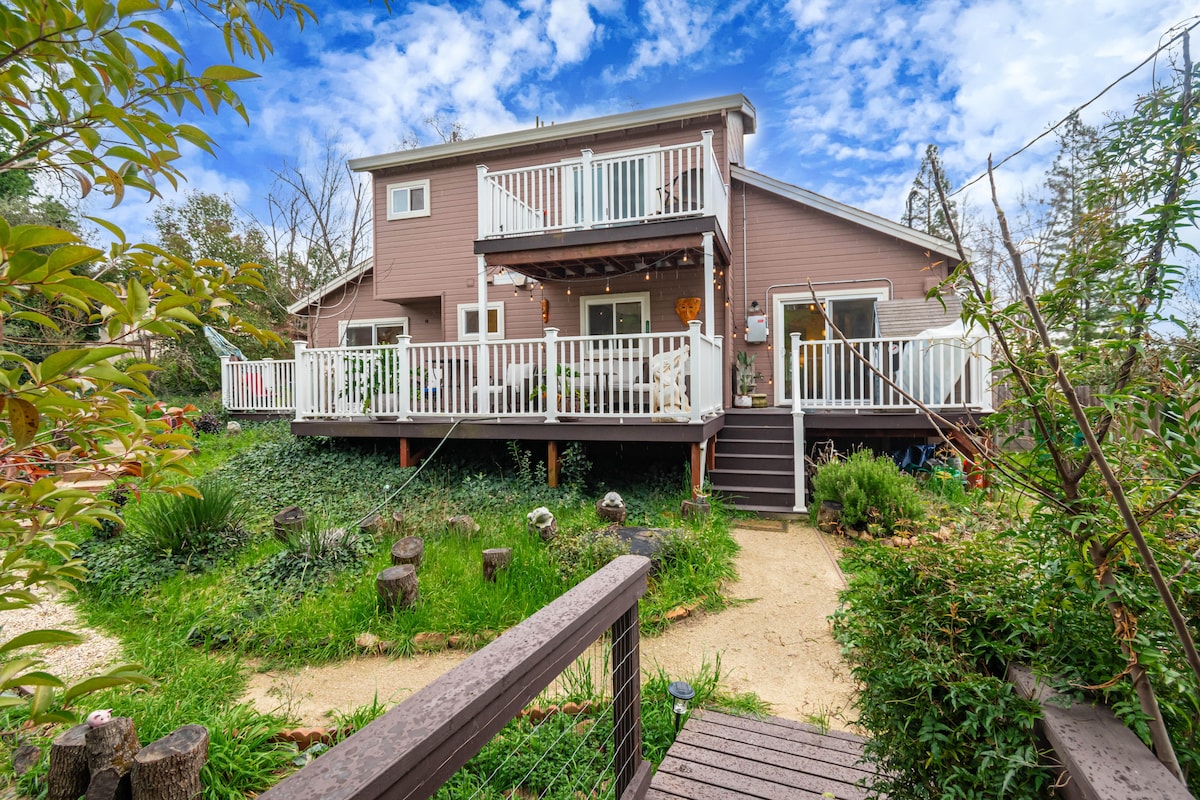 Creek Haven —3BR close to HW & Amenities image 1