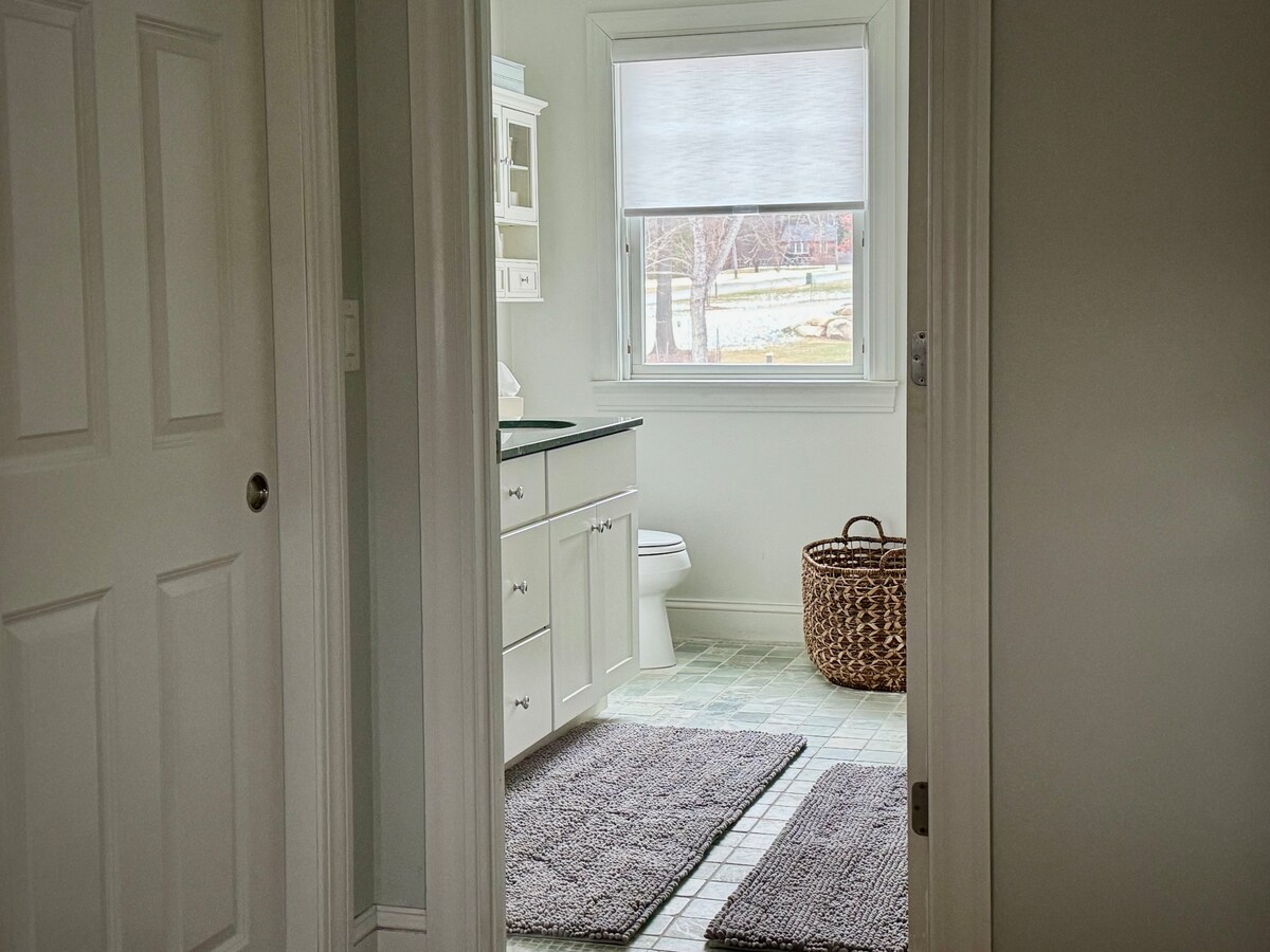 berkshires-fall-escape-with-views-and-cozy-fireplace/