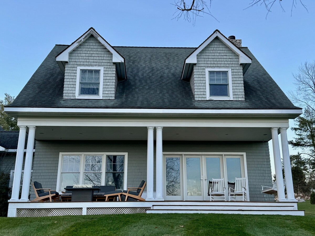 berkshires-fall-escape-with-views-and-cozy-fireplace/