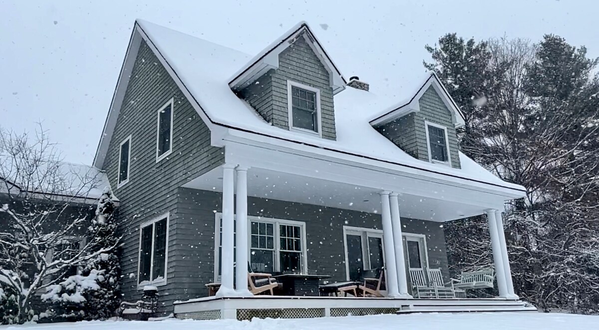 berkshires-fall-escape-with-views-and-cozy-fireplace/