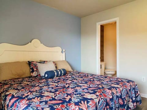 Destination-OBX 8 Bdrm, 6 Bath Semi-Ocean Front