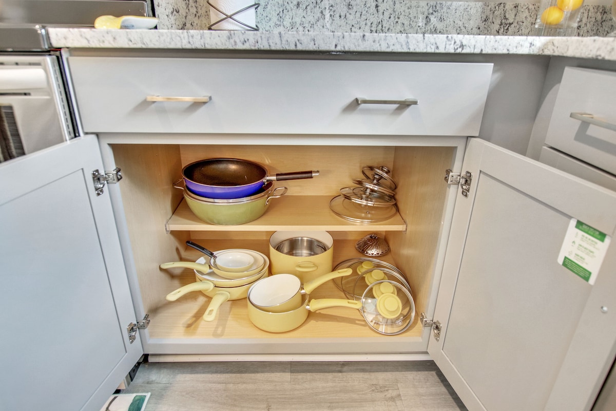 Fully stocked Kitchen
