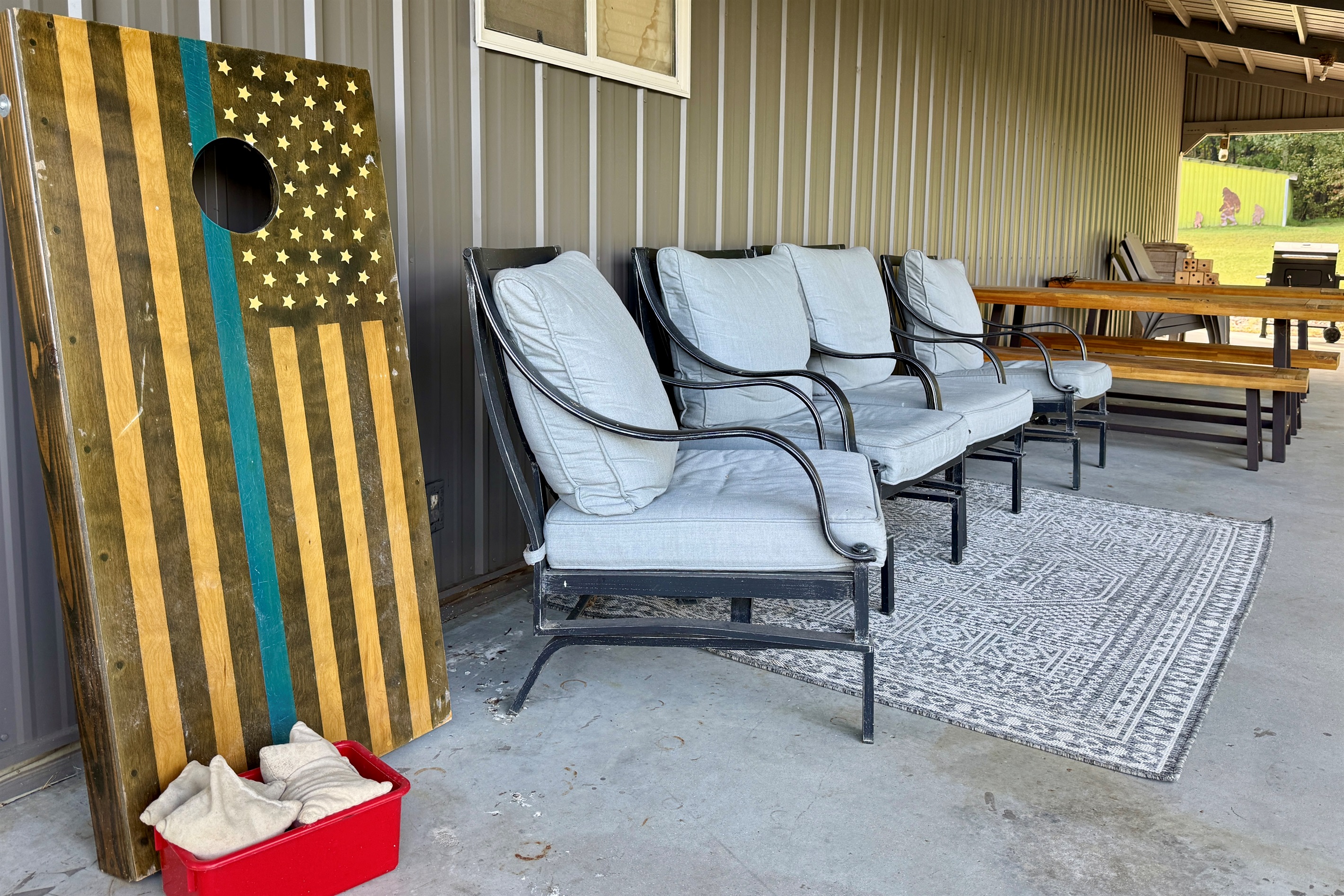 The Round House – Unique 2BR Fiberglass Home w/ Hot Tub & Pond - Elizabethtown