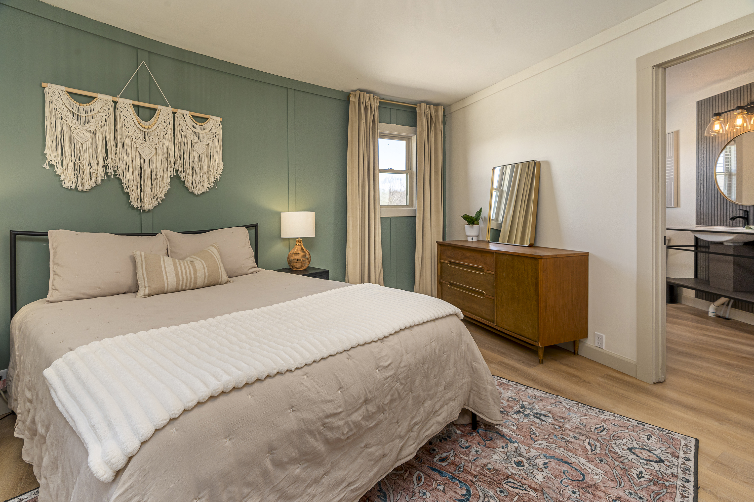 Bedroom #1 with Queen bed