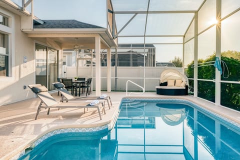 Stylish Retreat w/Pool Near The Parks image 3