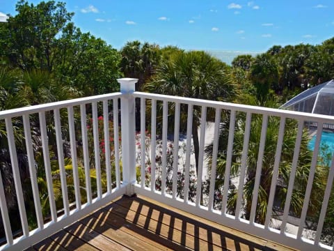 Near beachfront, great views of the Gulf of Mexico before New House