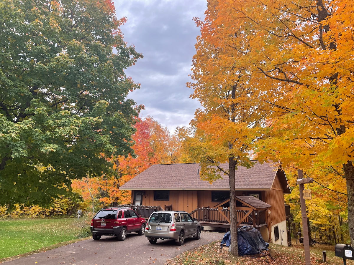 Cabin Fevers U.P. at Big Powderhorn Mountain – Cozy Upper Peninsula cabin rental surrounded by woods and adventure.