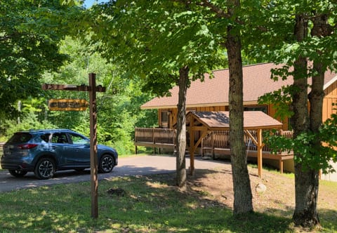 Cabin Fevers 1 near Lake Superior & Waterfalls, AC