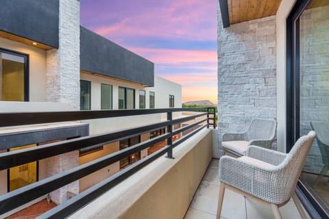 Zion Vacation|Sleeps 12 | Hot Tub, Golf, Waterpark