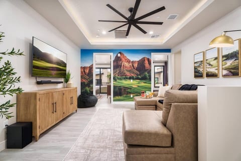 Zion Vacation|Sleeps 12 | Hot Tub, Golf, Waterpark