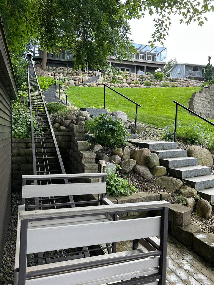 lakehouse-+-guesthouse-with-hottub-pontoon-rental/