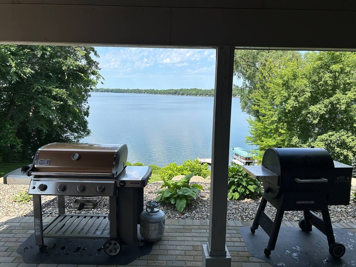 lakehouse-+-guesthouse-with-hottub-pontoon-rental/