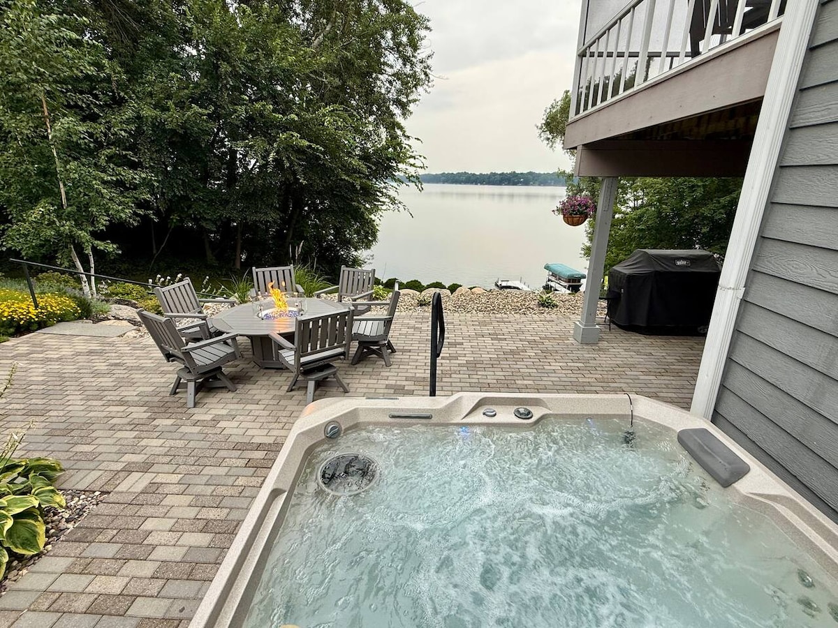 lakehouse-+-guesthouse-with-hottub-pontoon-rental/