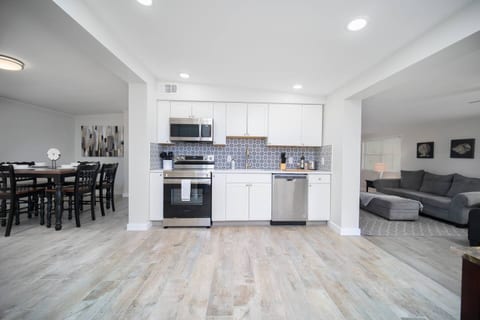 Work Stay Near Mayo - Game Room - Sleeps 8