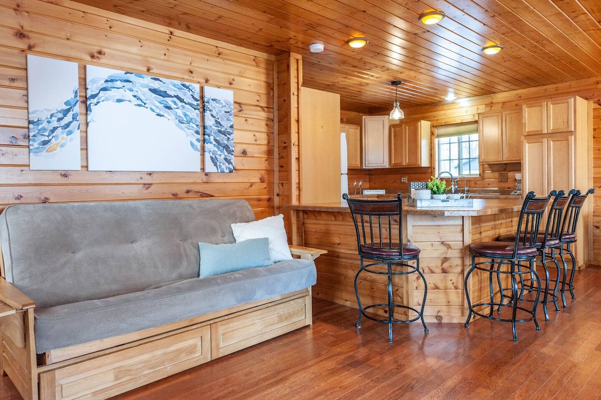 cozy-clean-cabin-on-sugar-pontoonjet-ski-rental/