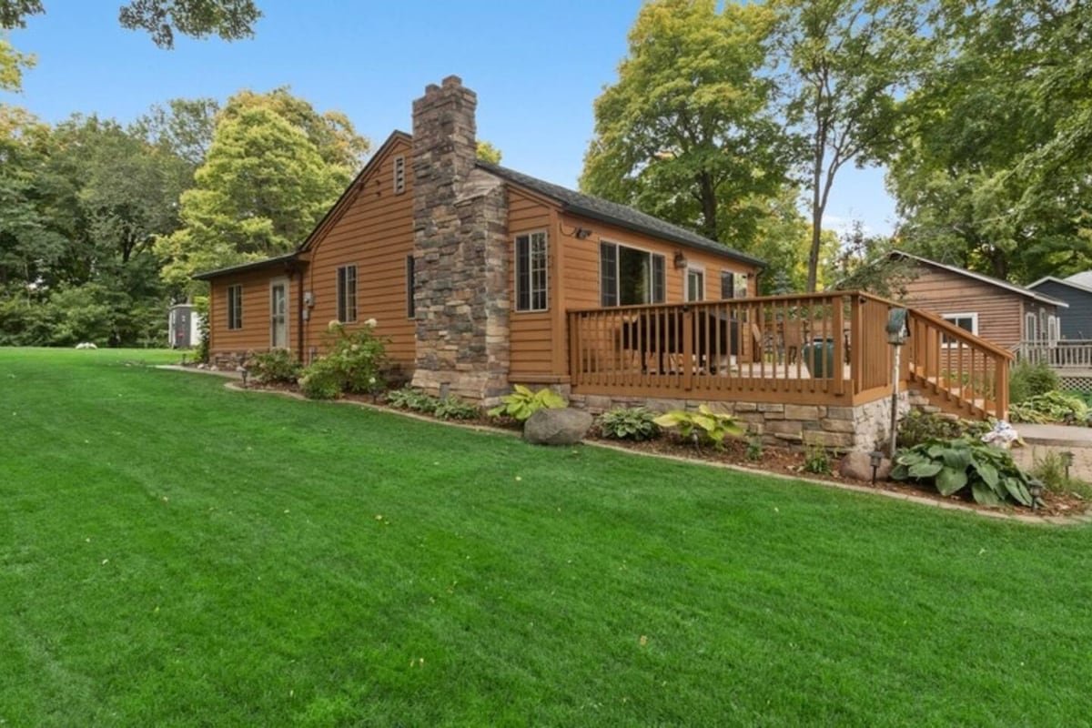 cozy-clean-cabin-on-sugar-pontoonjet-ski-rental/