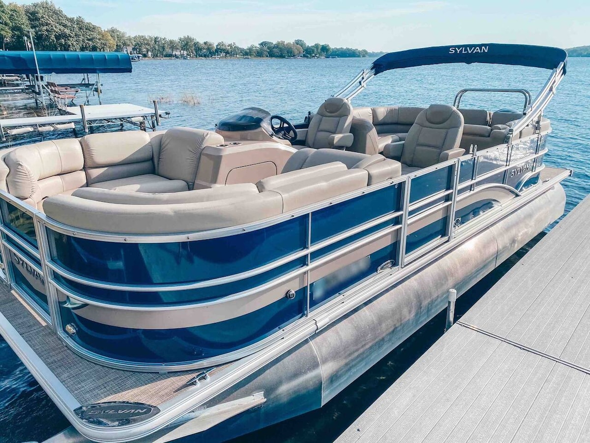 cozy-clean-cabin-on-sugar-pontoonjet-ski-rental/