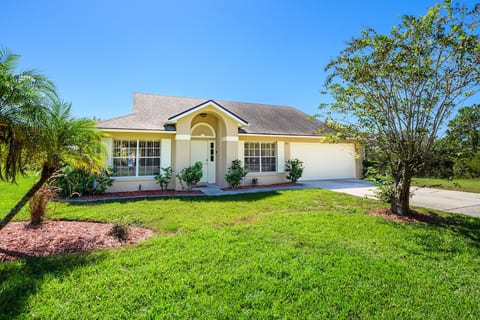 Disney holiday home overlooking pond image 2