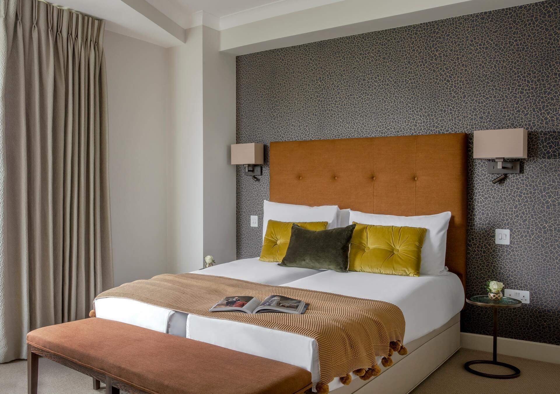 elegant-4-bed-apartment-with-balcony-view/