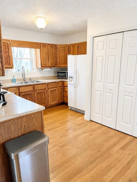 Plenty of space to prepare your favorite meals.,