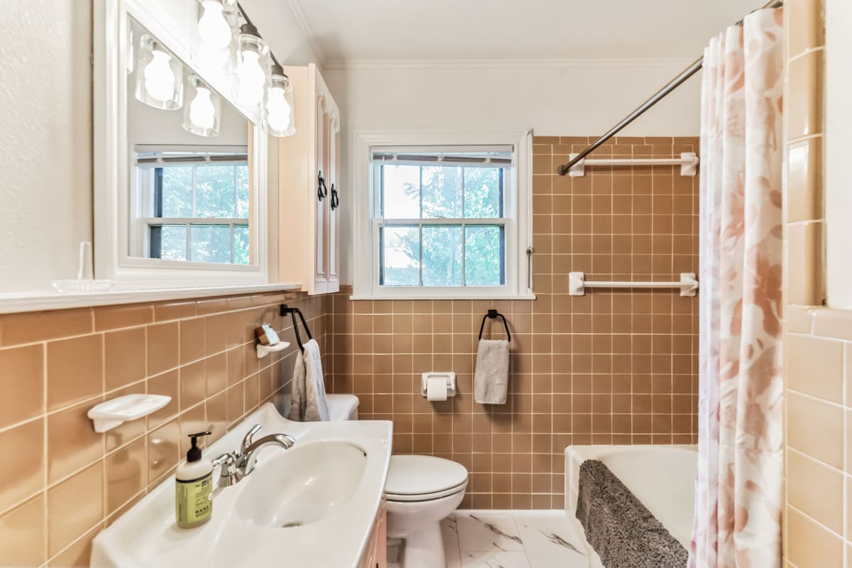 book-steak-stein-and-wine-3-bedroom-3-beds-cameron/